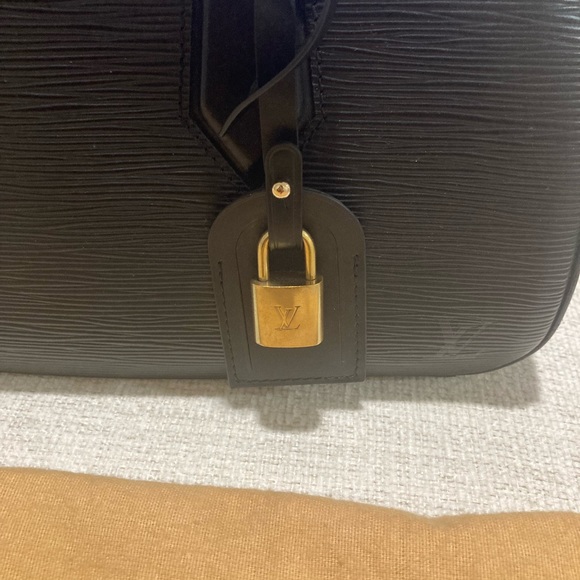 Vintage Authentic Louis Vuitton Jasmin Bag - Picture 4 of 15